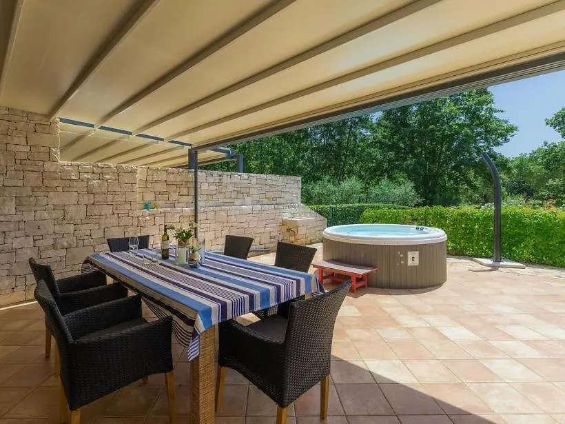 Villa Bobos Place With Jacuzzi 46E Umag