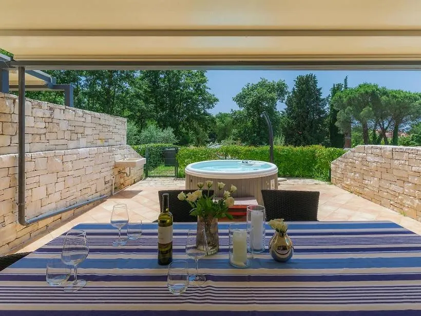 Villa Bobos Place With Jacuzzi 46E Umag