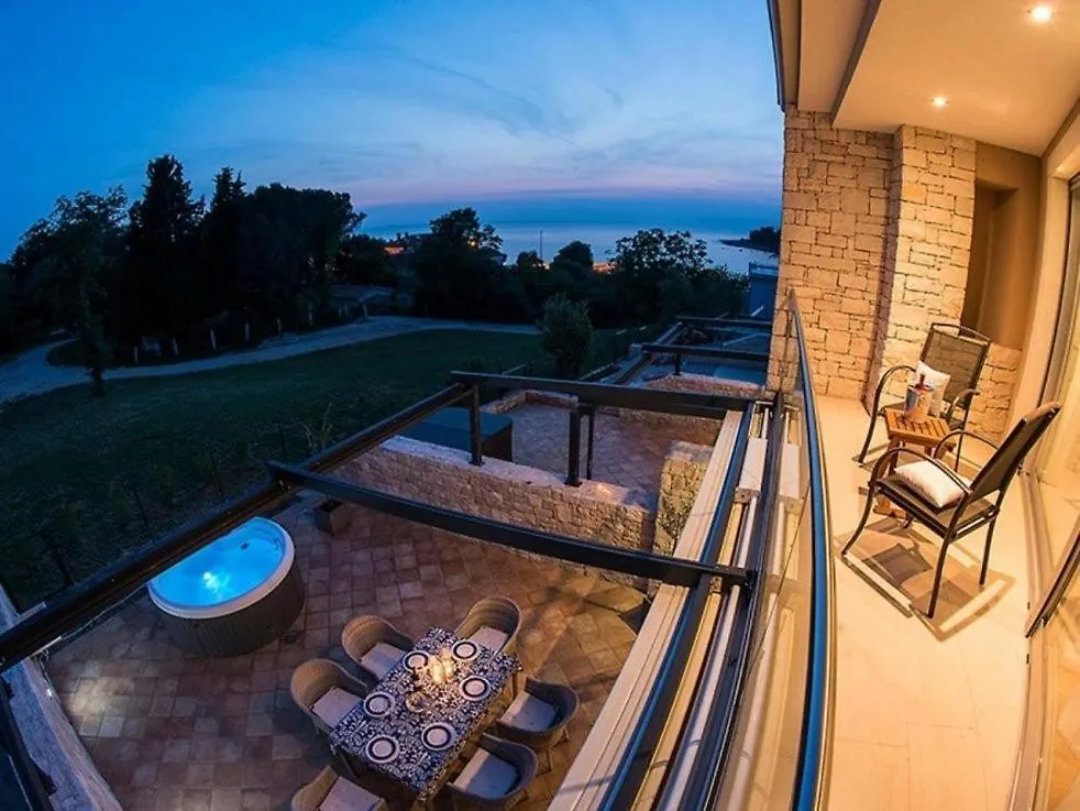 Villa Bobos Place With Jacuzzi 46E Umag